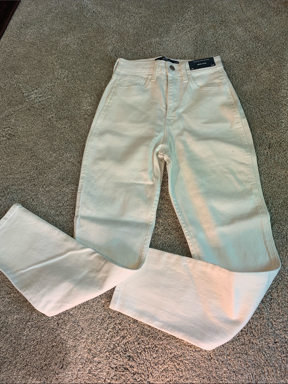 Hollister White Ultra High-Rise Mom Jean NEW Waist size 24 Vintage stretch Comfy